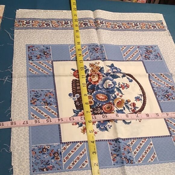 Granny's Trunk Pillow Kit - Green and Red, Pink & Blue Flower Baskets Quilt Sq - Picture 9 of 12